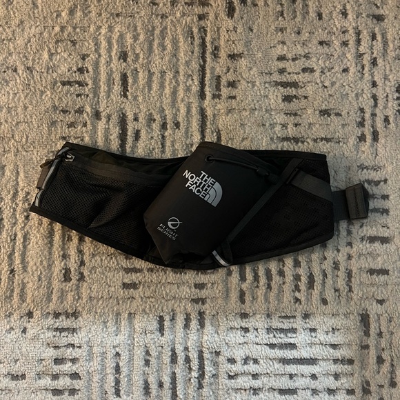 The North Face Flight Series Hydration Pack - Grey - Picture 2 of 5